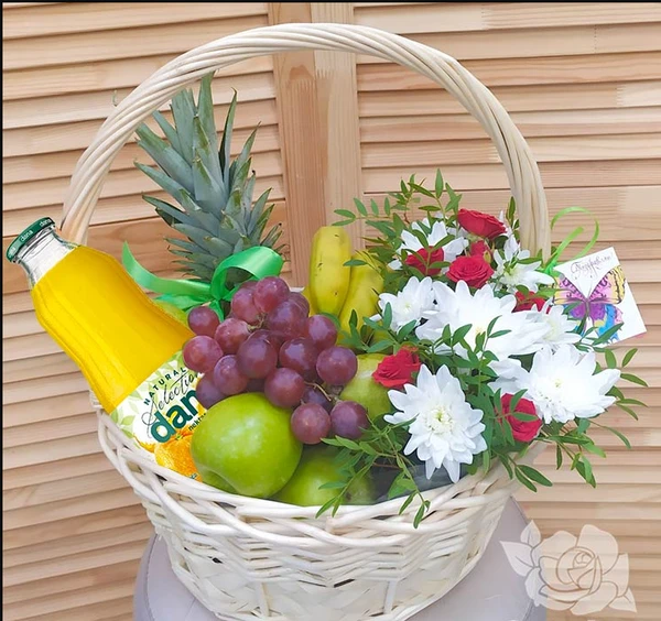 Корзины с фруктами и цветами "Ромашковый"